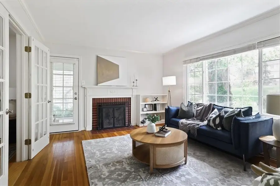 470 E 55th Street, Kansas City, MO 64110 - #3