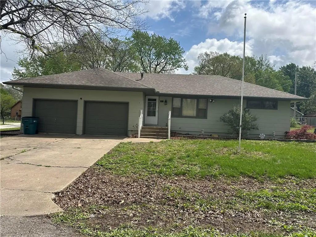 601 S Mulberry Street, Louisburg, KS 66053 - #1