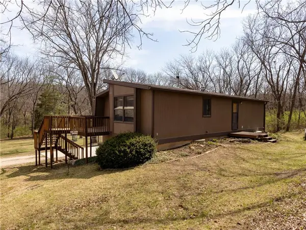 1982 E 100 Road, Lecompton, KS 66050