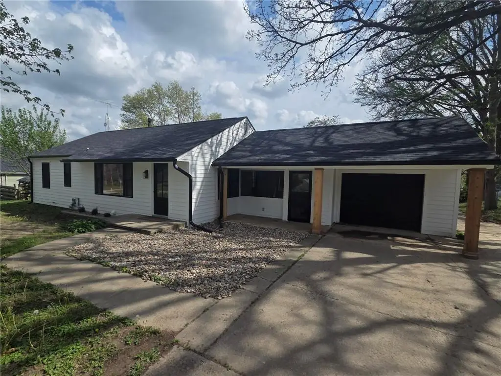 405 W 6th Street, Carrollton, MO 64633 - #1