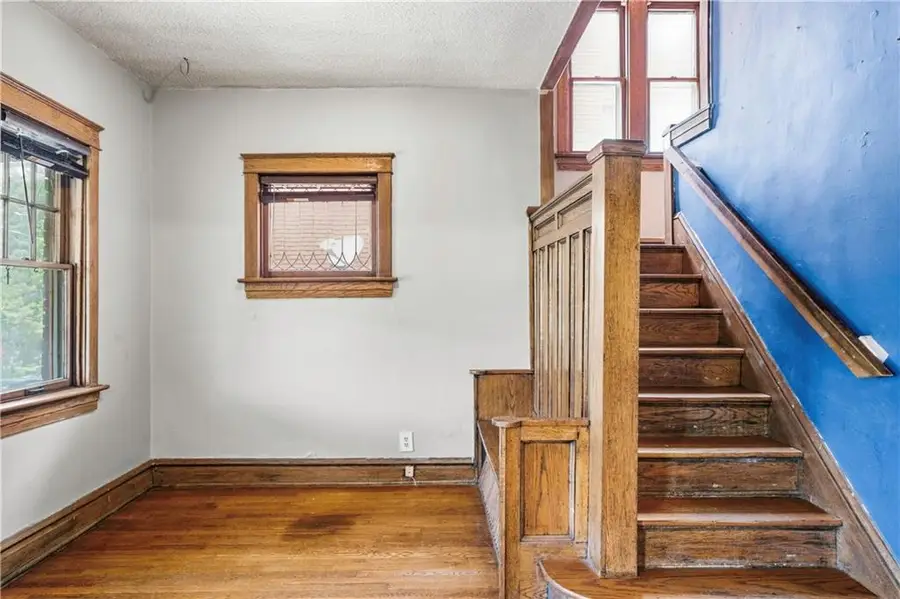 3123 Central Street, Kansas City, MO 64111 - #3