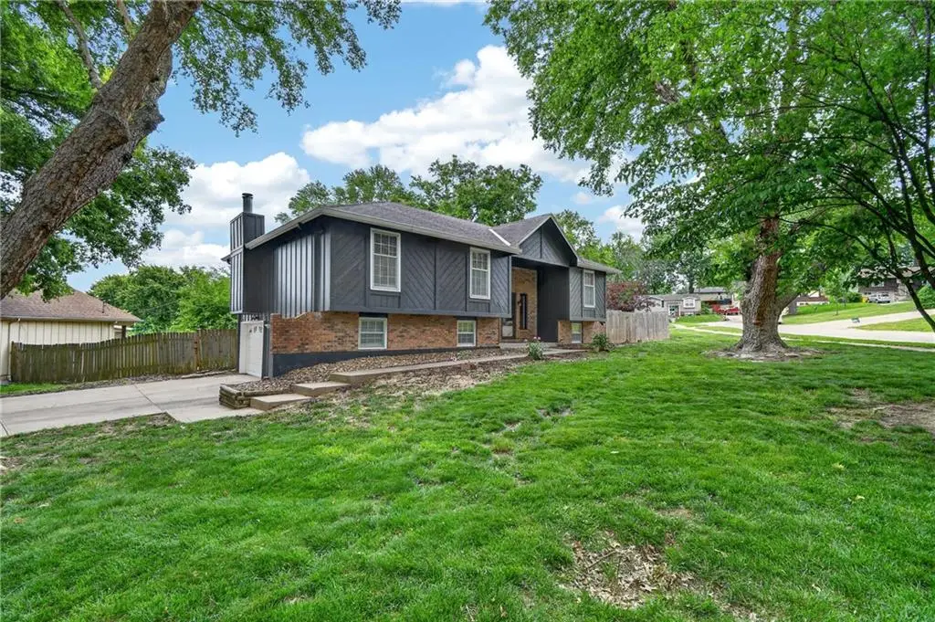 3011 Tepee Avenue, Independence, MO 64057 - #1