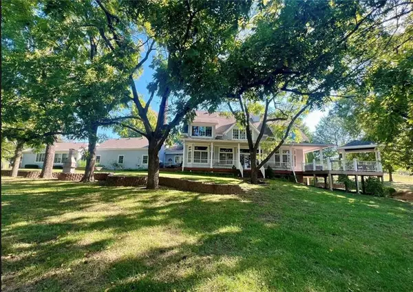 723 S 138th Street, Bonner Springs, KS 66012