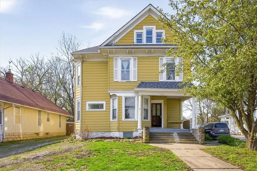 563 E Park Street, Olathe, KS 66061 - #1