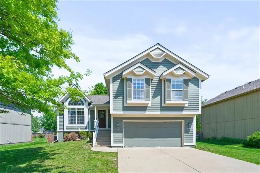 512 E Willow Street, Gardner, KS 66030 - #3