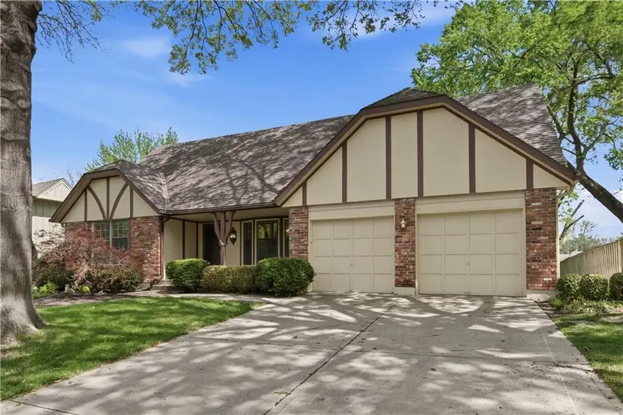 10555 Gillette Street, Lenexa, KS 66215 - #3