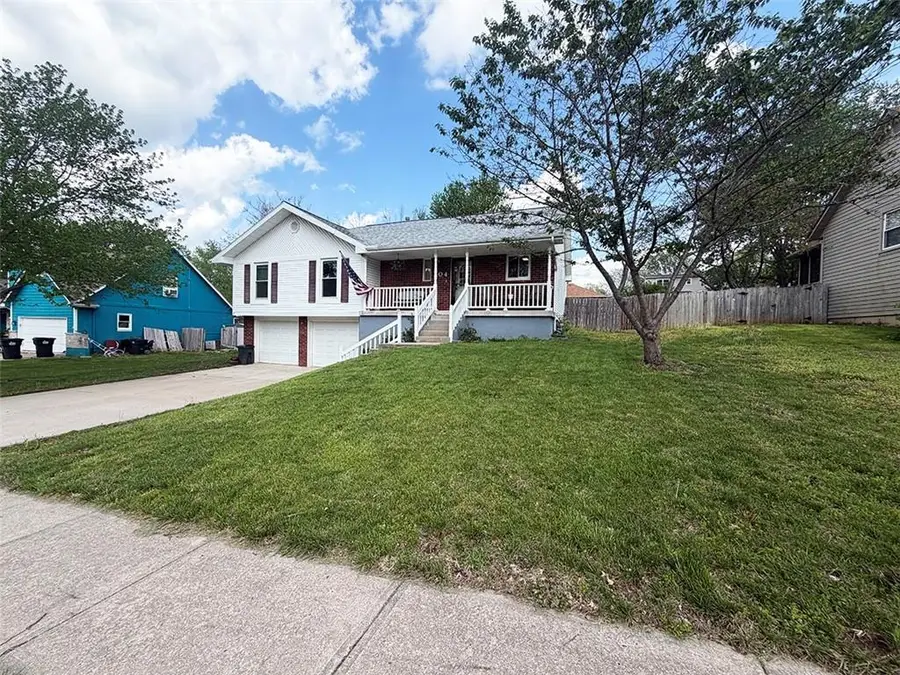 404 39th Street, Blue Springs, MO 64015 - #3