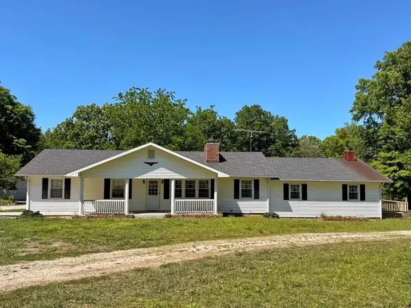 8289 E 570 Road, El Dorado Springs, MO 64744