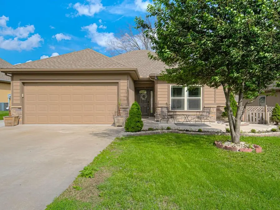 1111 SE Oak Ridge Drive, Oak Grove, MO 64075 - #3