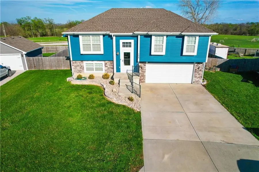 105 Lisa Avenue, Lathrop, MO 64465 - #2