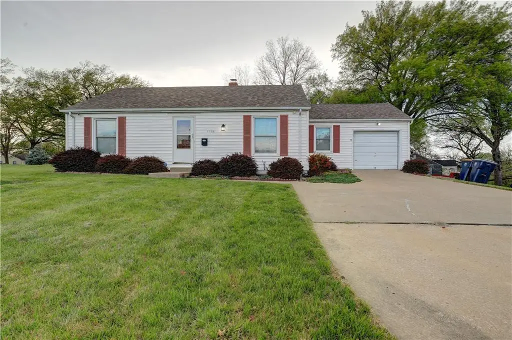 7726 Sni A Bar Road, Kansas City, MO 64129 - #1