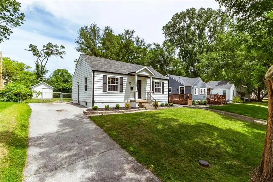 406 W 86th Terrace, Kansas City, MO 64114 - #3
