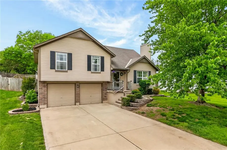 1704 NE Stonewood Drive, Lees Summit, MO 64086 - #2