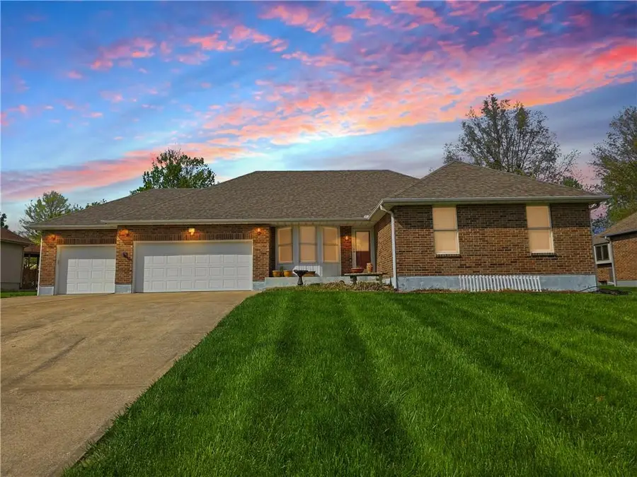 708 W 35th Street, Higginsville, MO 64037 - #2