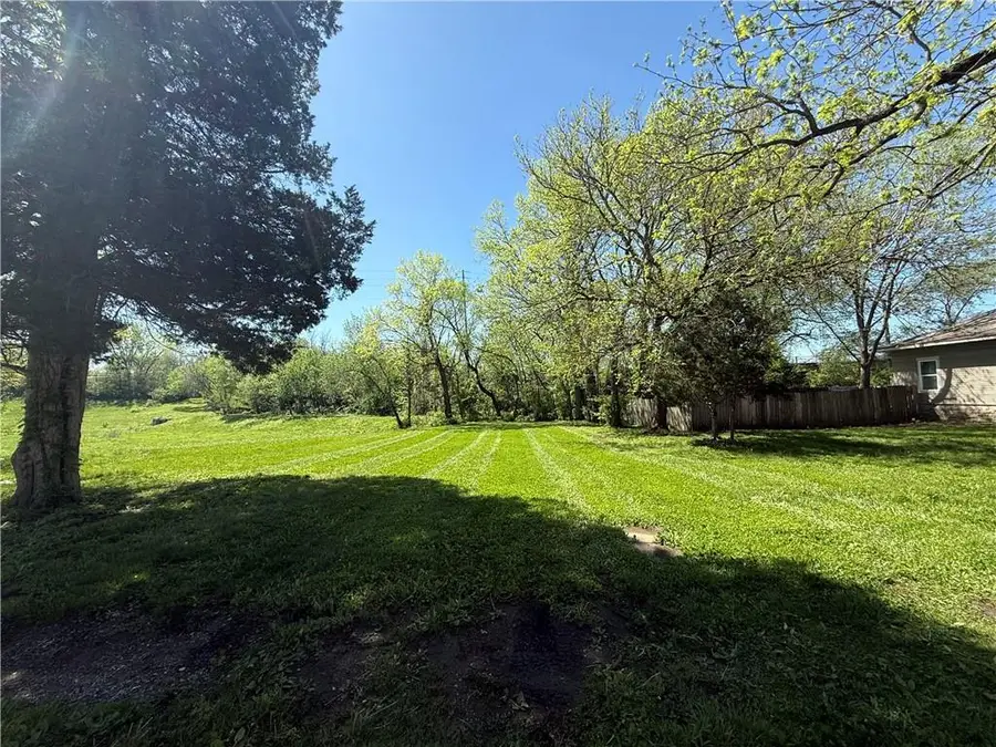 1239 W South Street, Independence, MO 64050 - #3