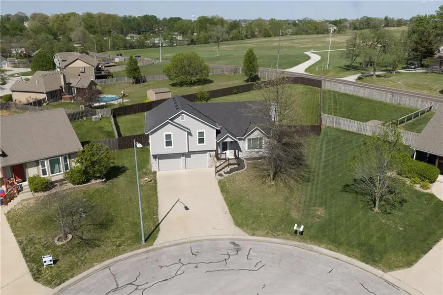 15506 Iron Creek Court, Basehor, KS 66007 - #2