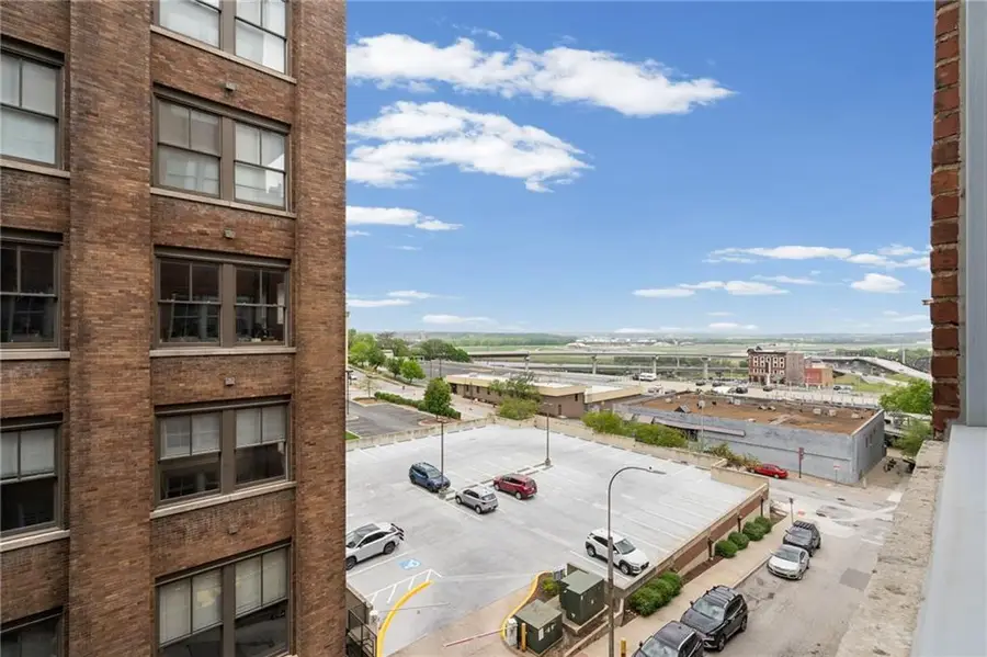 712 Broadway Boulevard #401, Kansas City, MO 64105 - #2