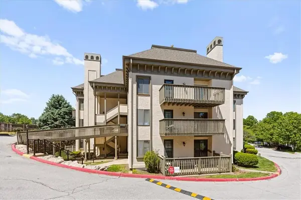 301 E Partridge Avenue #K, Independence, MO 64055
