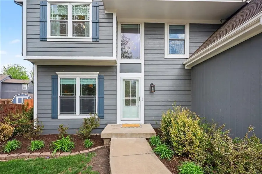 15451 S Bradley Drive, Olathe, KS 66062 - #2