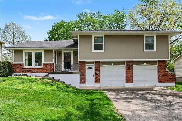 8005 N Harrison Street, Kansas City, MO 64118