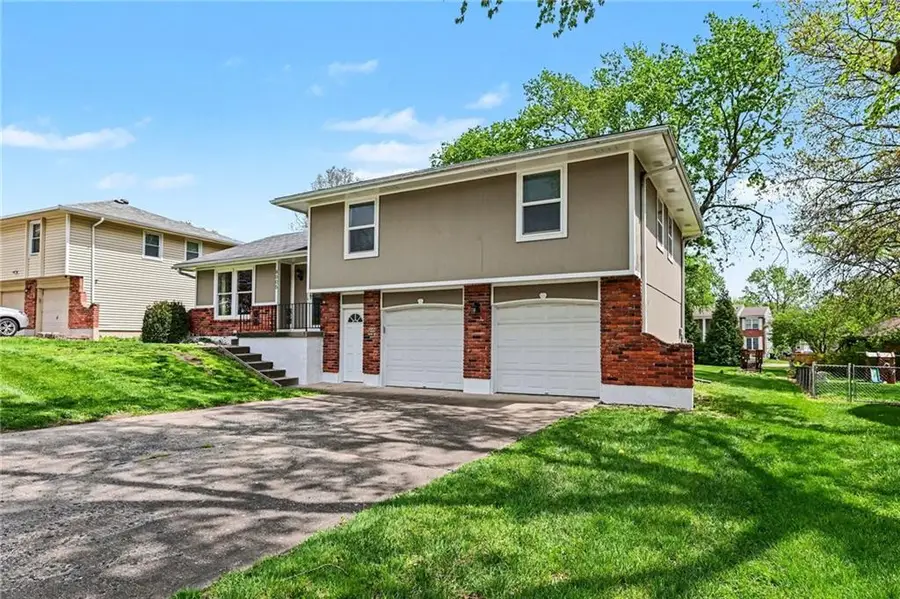 8005 N Harrison Street, Kansas City, MO 64118 - #2