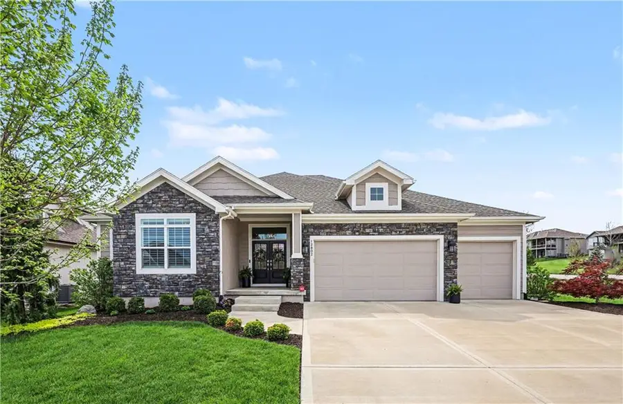 12802 W 173rd Terrace, Overland Park, KS 66221 - #2