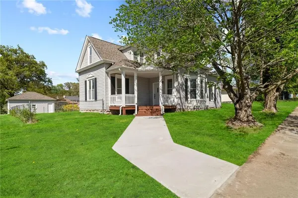 210 Winner Avenue, Gower, MO 64454