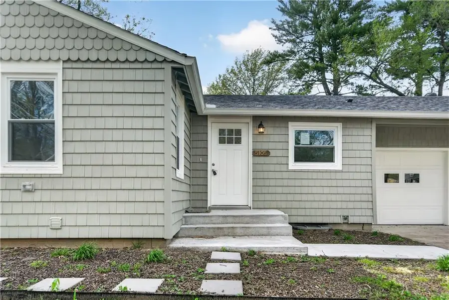 5105 W 73rd Street, Prairie Village, KS 66208 - #2