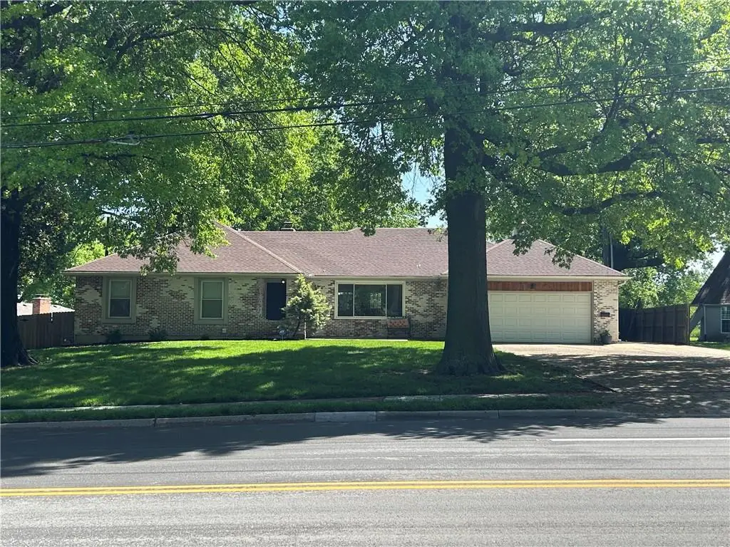 5313 Nieman Road W, Shawnee, KS 66203 - #1