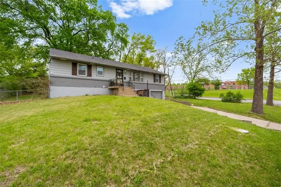 8500 Brooklyn Avenue, Kansas City, MO 64132 - #3