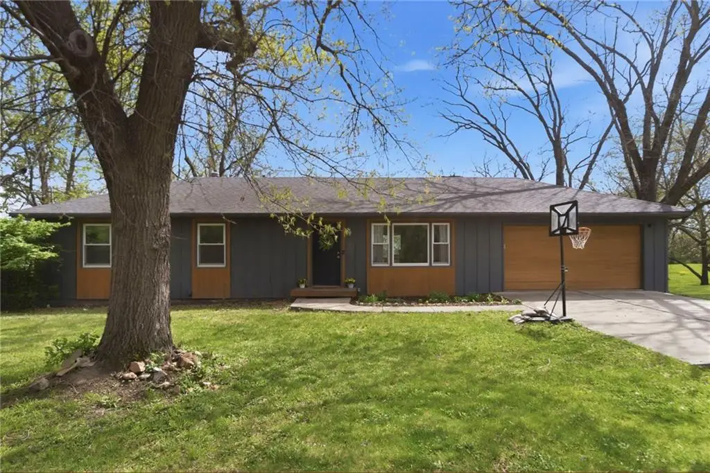 3411 E 78th Street, Kansas City, MO 64132 - #1