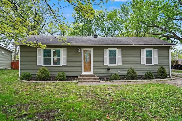 410 S Jefferson Street, Spring Hill, KS 66083