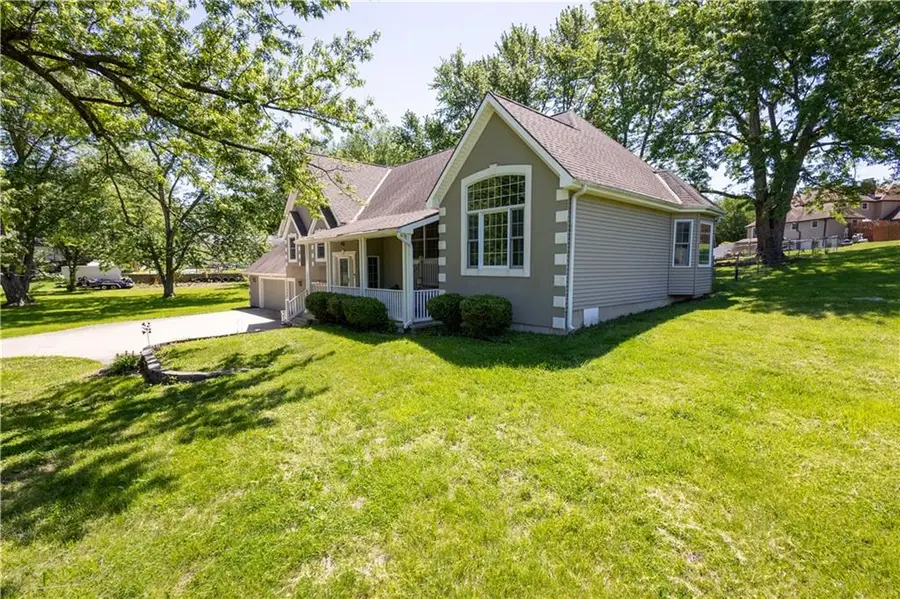 13500 Brookwood Way, Saint Joseph, MO 64505 - #2