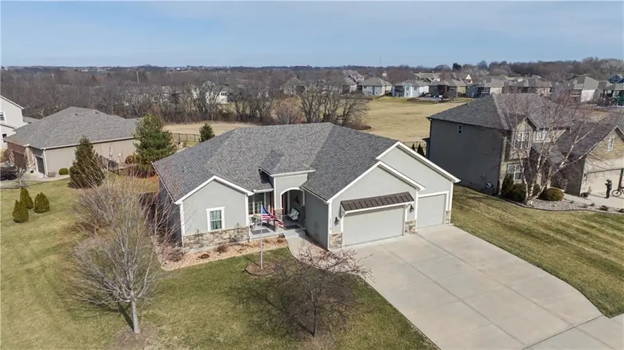 17710 Mission Ridge Drive, Smithville, MO 64089 - #2