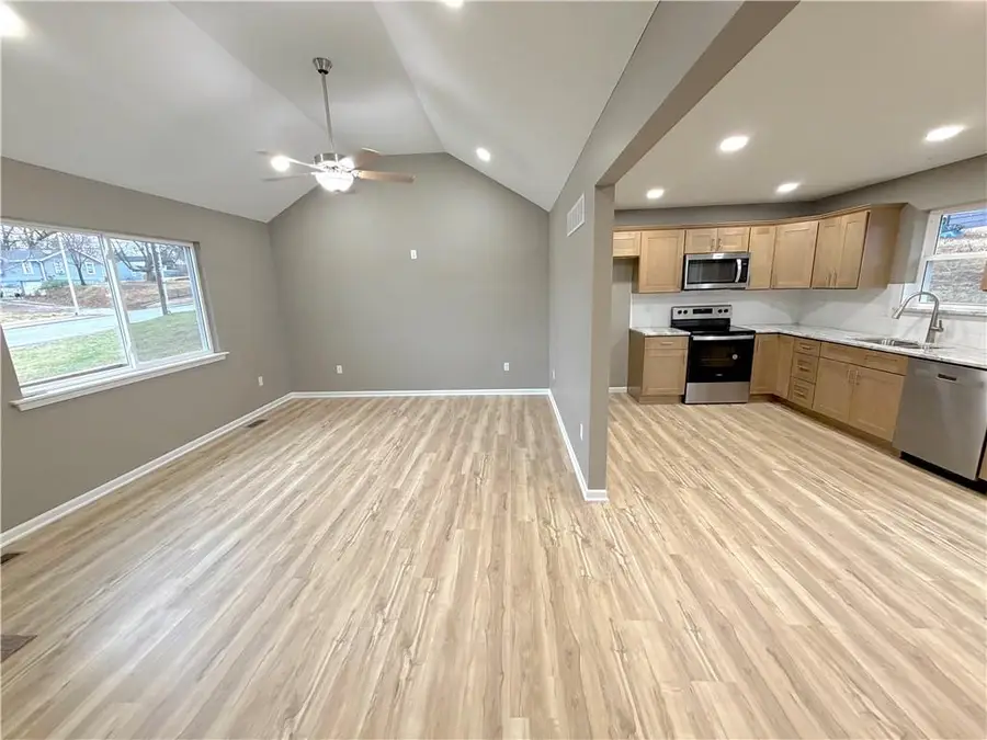 4211 Leavenworth Road, Kansas City, KS 66104 - #3