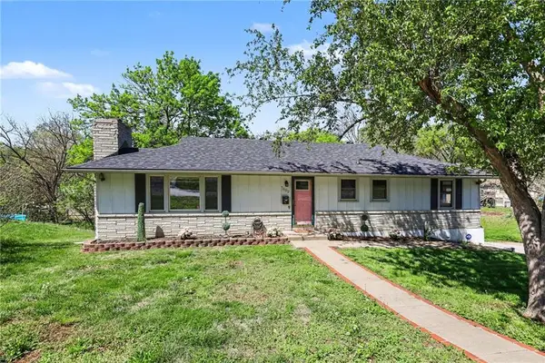 7002 N Baltimore Avenue, Gladstone, MO 64118