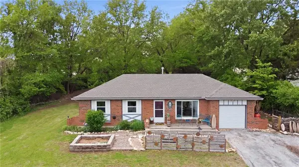 424 S 86th Street, Kansas City, KS 66111