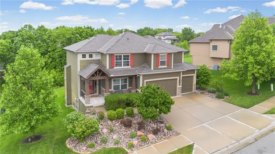 5898 S National Drive, Parkville, MO 64152 - #2