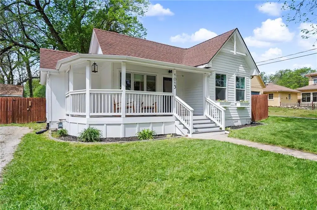 1013 7th Street, Baldwin City, KS 66006 - #1