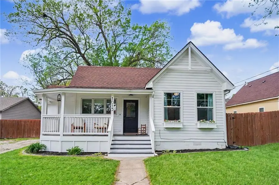 1013 7th Street, Baldwin City, KS 66006 - #2