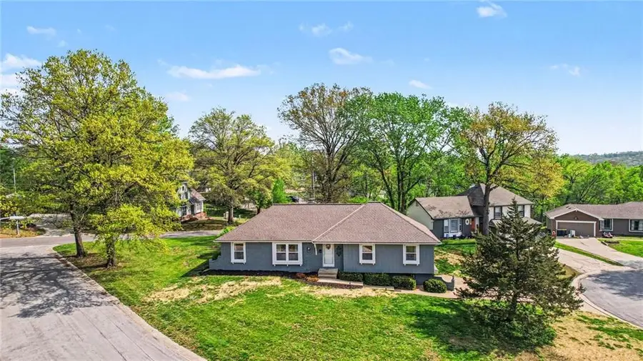 9901 Wayne Avenue, Kansas City, MO 64131 - #2