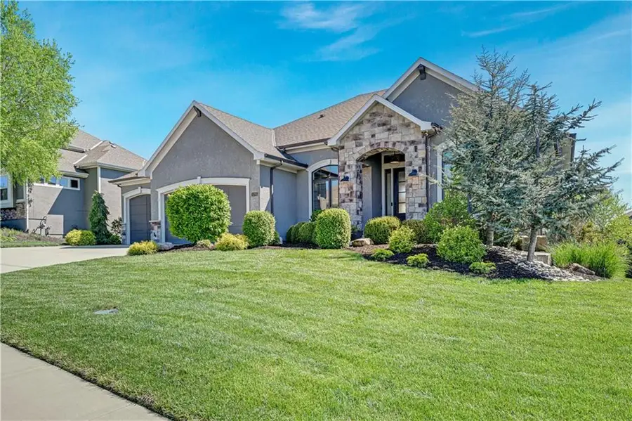 15705 Canterbury Street, Overland Park, KS 66224 - #2