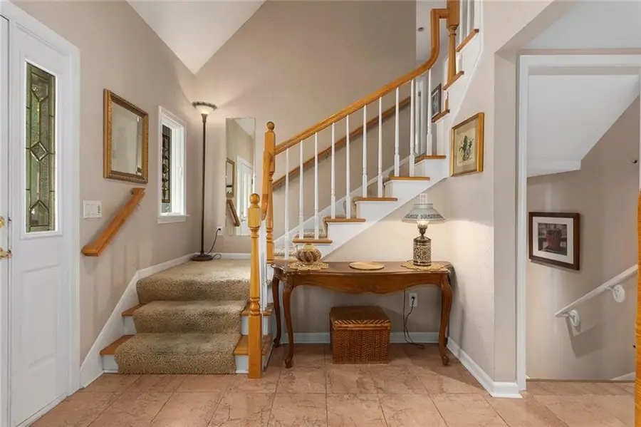 10 W Bridlespur Drive, Kansas City, MO 64114 - #3