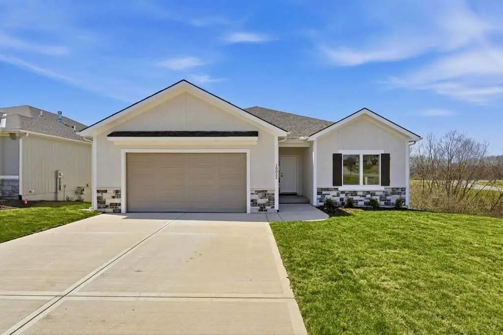 10022 N Oakland Avenue, Kansas City, MO 64157 - #1