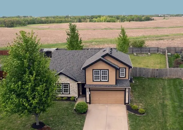 3725 N 152nd Court, Basehor, KS 66007