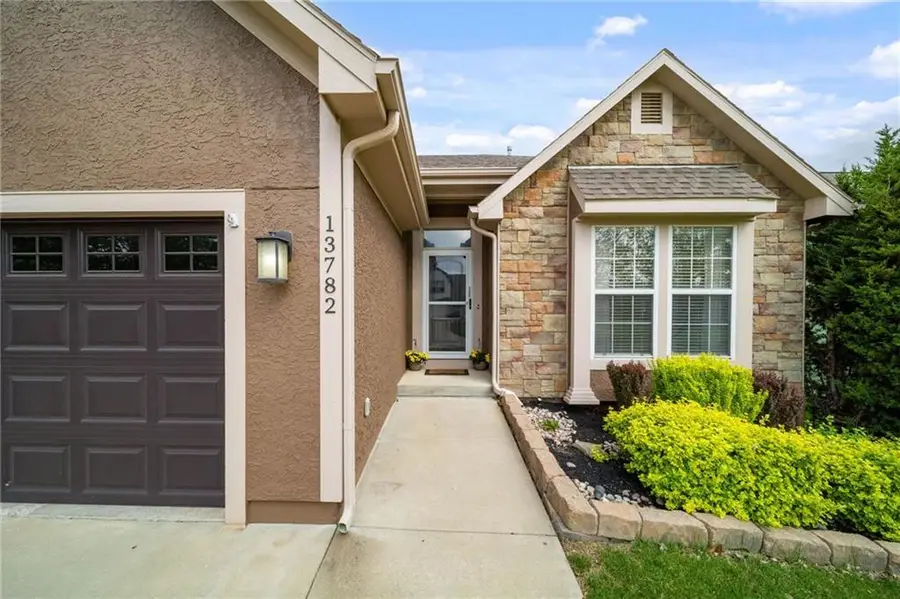 13782 Valleyview Way, Bonner Springs, KS 66012 - #3