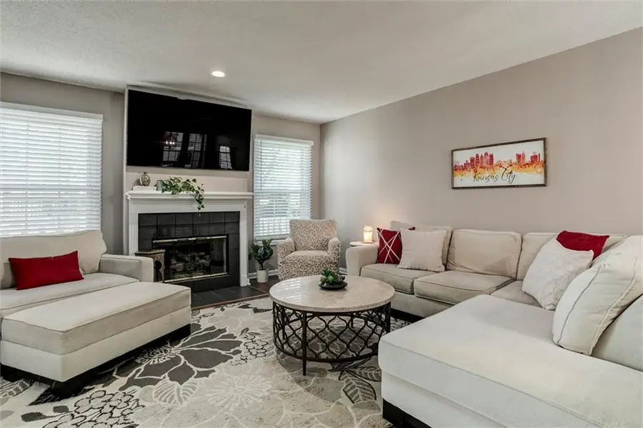 11905 Centennial Drive, Overland Park, KS 66213 - #3