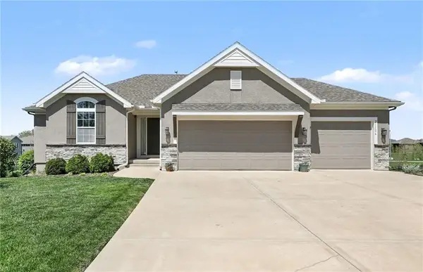 21106 W 190 Terrace, Spring Hill, KS 66083