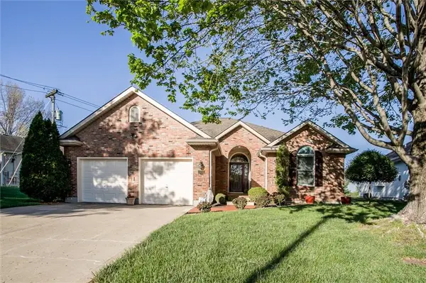 3316 S Victoria Drive, Blue Springs, MO 64015