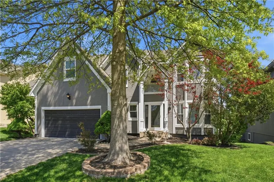 12129 Hardy Street, Overland Park, KS 66213 - #2